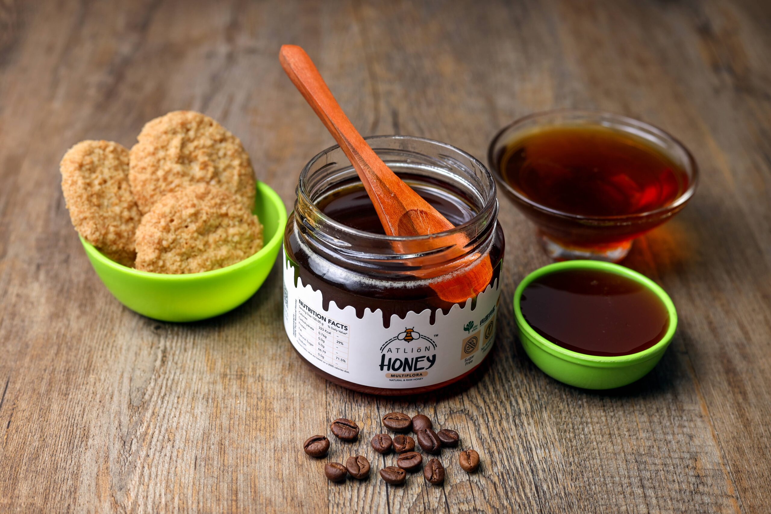 Best quality honey 350g jar with a wooden spoon and coockies for healthy breakfast